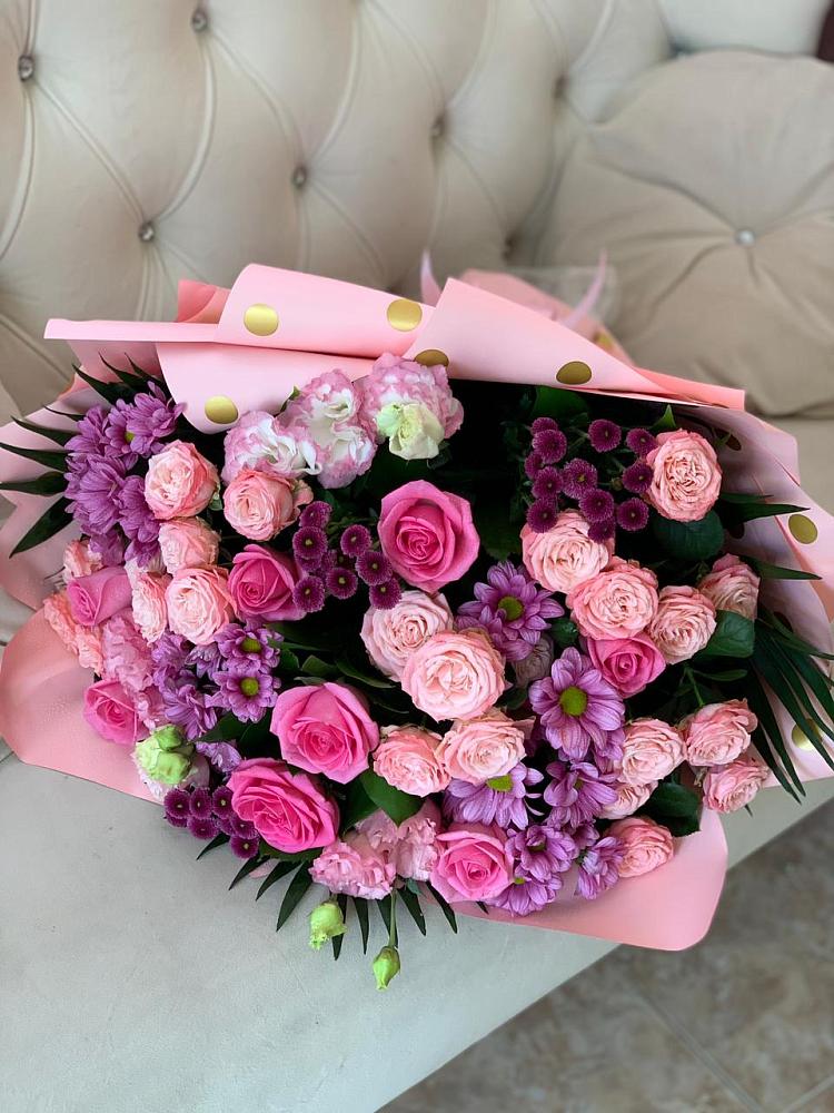 Букет цветов из: Хризантемы, Розы и Лизиантусы в Славянке