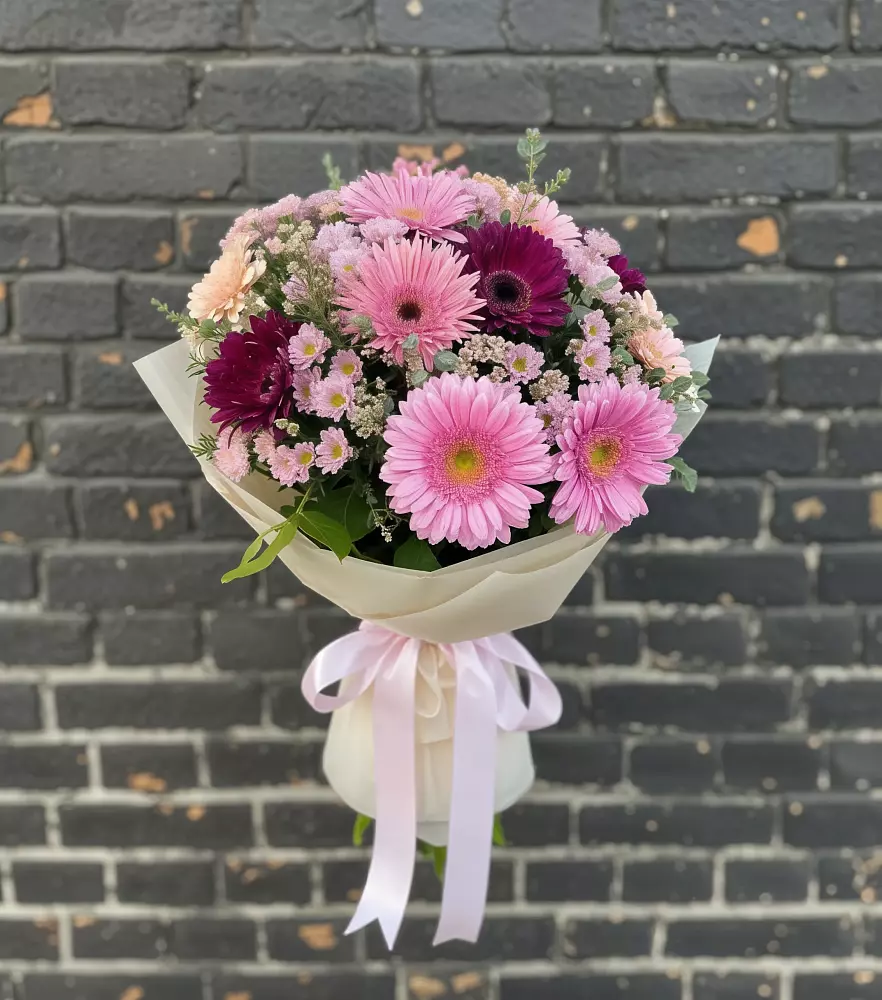 Букет цветов из: Герберы и Хризантемы в Славянке