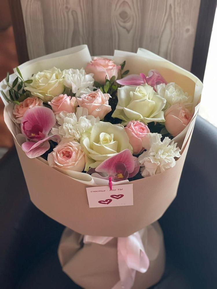 Букет цветов из: Орхидеи, Розы и Гвоздики в Славянке