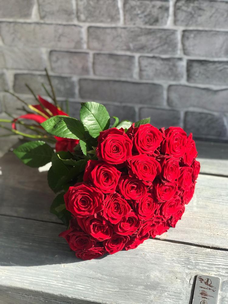 Букет Красные розы Фридом в Славянке