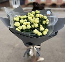 Букет Белые кустовые розы Солинеро в Славянке