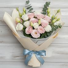 Букет цветов из:  Лизиантусы в Славянке