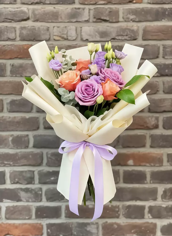 Букет цветов из: Лизиантусы и Розы в Славянке