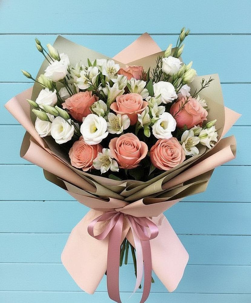 Букет цветов из: Розы, Альстромерии и Лизиантусы в Славянке