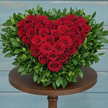 Цветочная композиция из Розы в виде сердца в Славянке