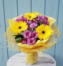 Букет цветов из:  Хризантемы и Герберы в Славянке