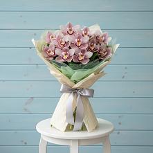 Букет цветов из:  Орхидеи и Розы #REPLACE_PRED# Славянке