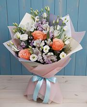 Букет цветов из:  Лизиантусы, Розы, Альстромерии и Гипсофила в Славянке