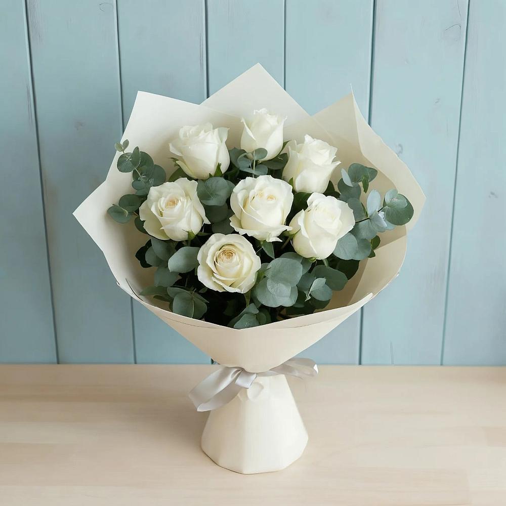 Букет Белые розы в Эвкалипте в Славянке