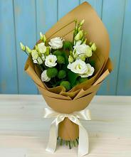 Букет цветов из:  Хризантемы и Лизиантусы в Славянке