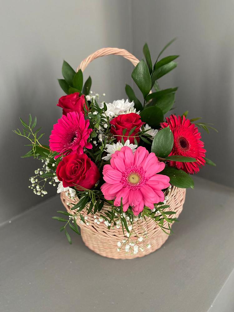 Цветочная композиция из Розы, Хризантемы и Герберы в корзине в Славянке