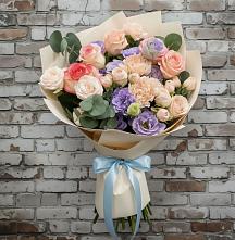 Букет цветов из:  Розы, Лизиантусы и Гвоздики в Славянке