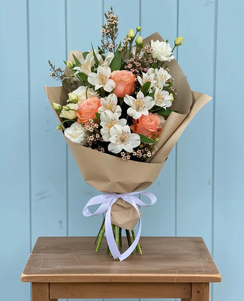 Букет цветов из: Альстромерии, Лизиантусы, Розы и Хризантемы в Славянке