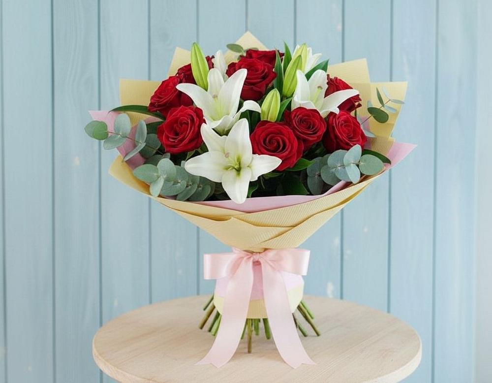 Букет цветов из: Лилии и Розы в Славянке